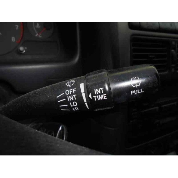 toyota avensis berlina (t 22) del año 2001