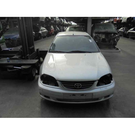 toyota avensis berlina (t 22) del año 2001