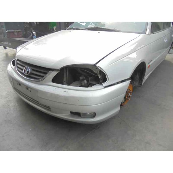 toyota avensis berlina (t 22) del año 2001
