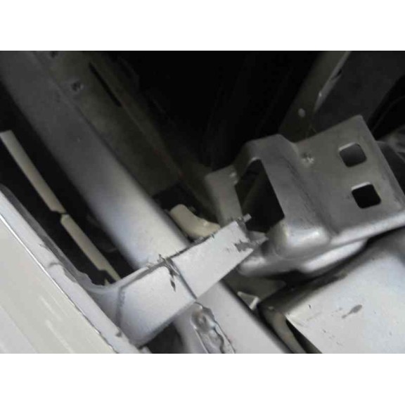 toyota avensis berlina (t 22) del año 2001