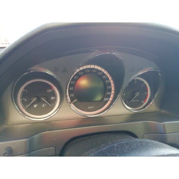 mercedes-benz clase c (w204) berlina del año 2009