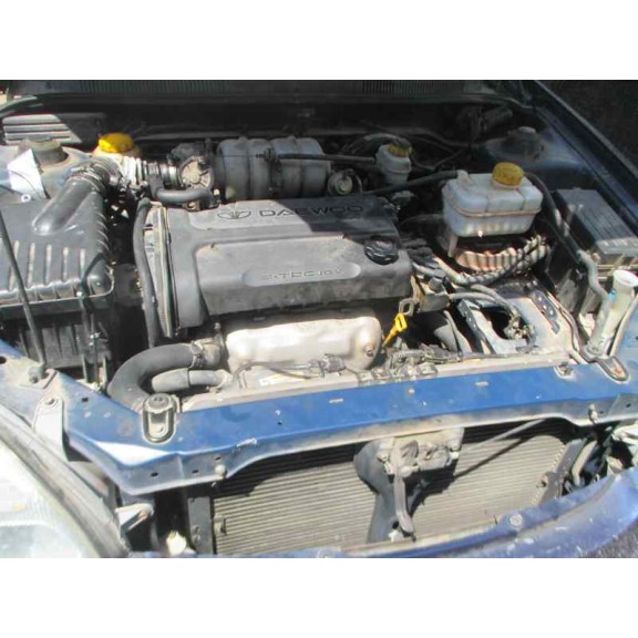 daewoo nubira berlina del año 2000