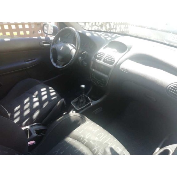 peugeot 206 berlina del año 2002