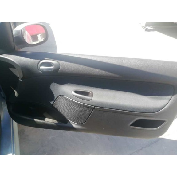 peugeot 206 berlina del año 2002