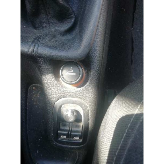 peugeot 206 berlina del año 2002