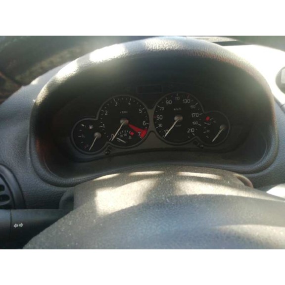 peugeot 206 berlina del año 2002