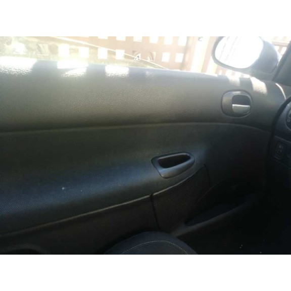 peugeot 206 berlina del año 2002