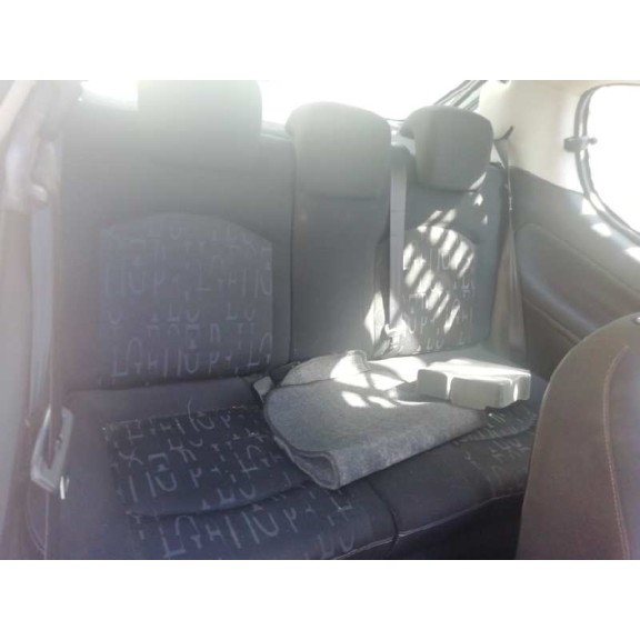 peugeot 206 berlina del año 2002