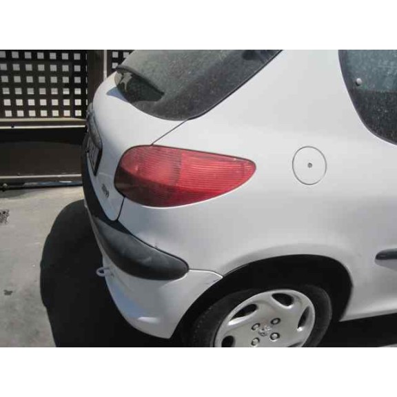 peugeot 206 berlina del año 2002