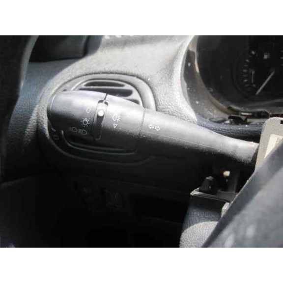 peugeot 206 berlina del año 2002