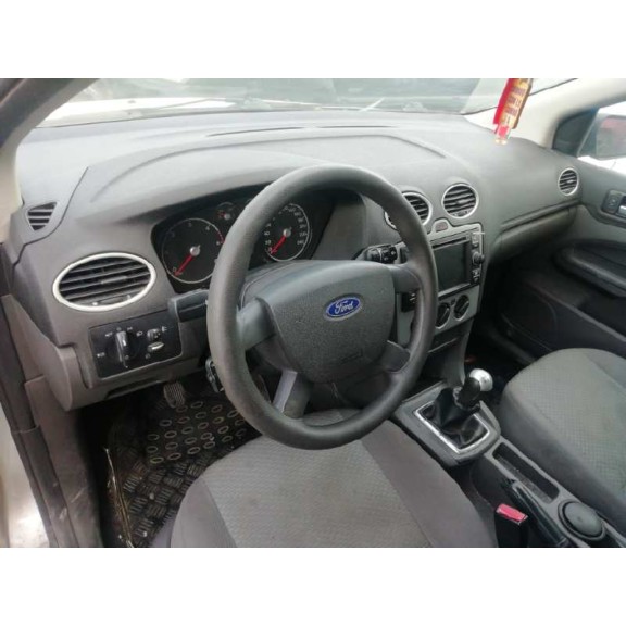 ford focus berlina (cap) del año 2004
