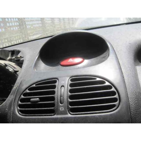 peugeot 206 berlina del año 2002