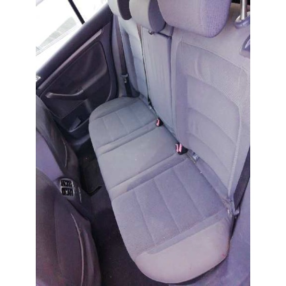 volkswagen golf v berlina (1k1) del año 2007