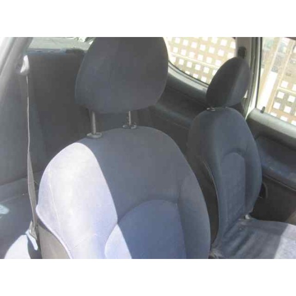 peugeot 206 berlina del año 2002