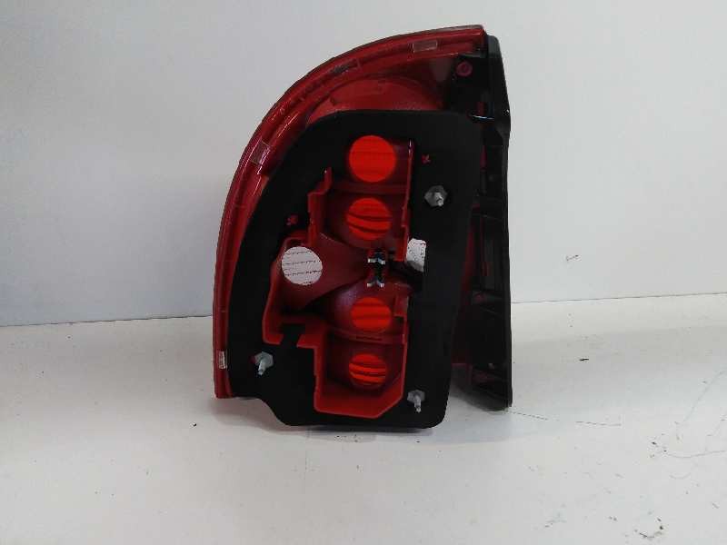 Recambio de piloto trasero derecho para volkswagen passat berlina (3b3) referencia OEM IAM  ROJO-BLANCO 