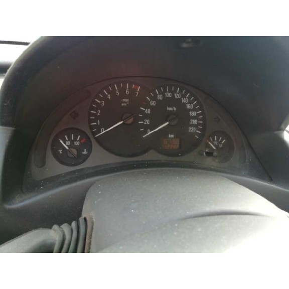 opel corsa c del año 2002