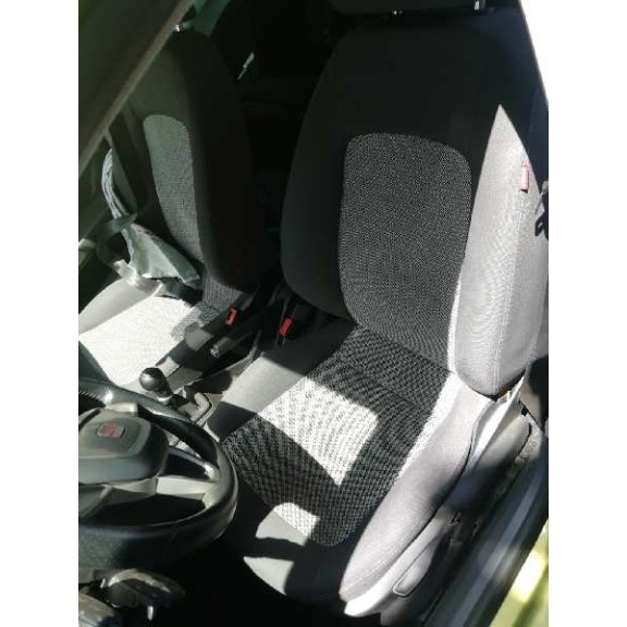 seat ibiza (6j5) del año 2008