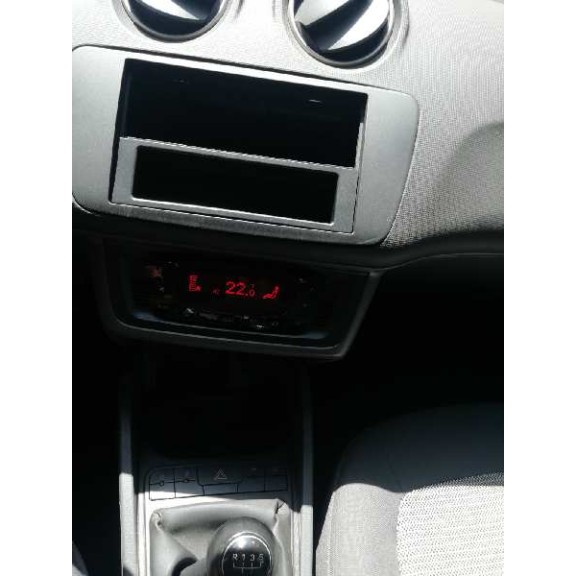 seat ibiza (6j5) del año 2008