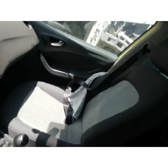 seat ibiza (6j5) del año 2008