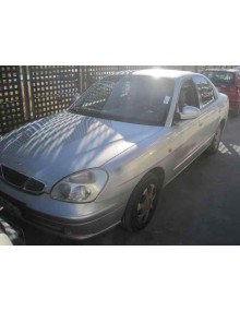 daewoo nubira berlina del año 2000