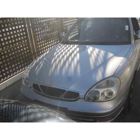 daewoo nubira berlina del año 2000