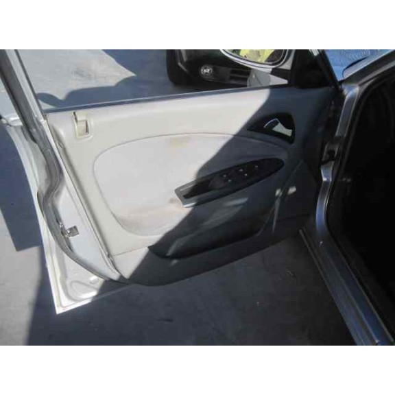 daewoo nubira berlina del año 2000