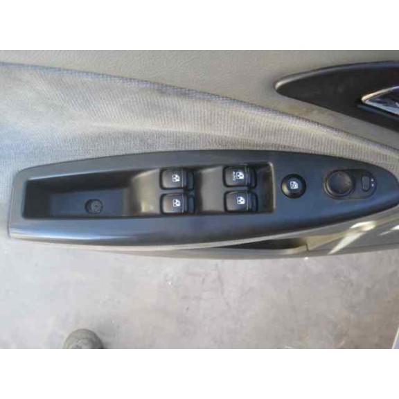 daewoo nubira berlina del año 2000