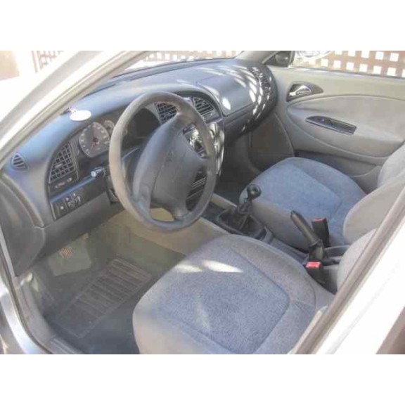 daewoo nubira berlina del año 2000