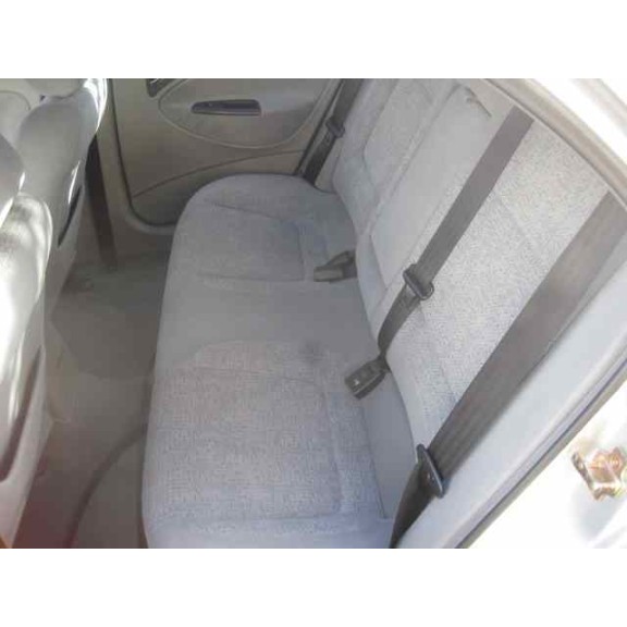 daewoo nubira berlina del año 2000