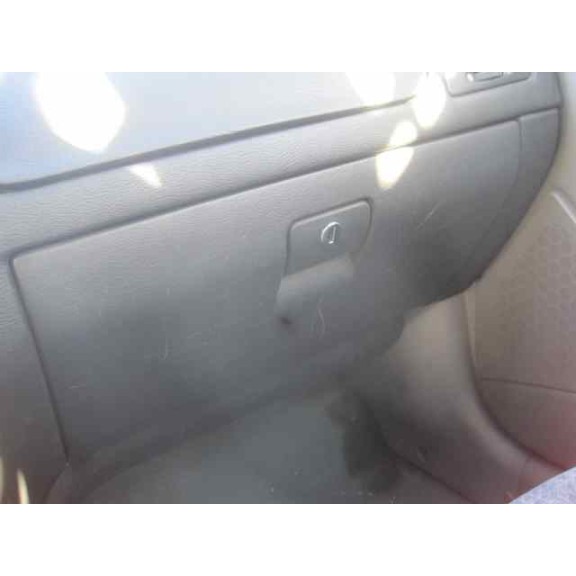 daewoo nubira berlina del año 2000