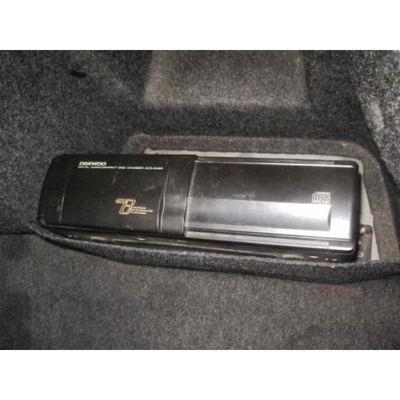 daewoo nubira berlina del año 2000