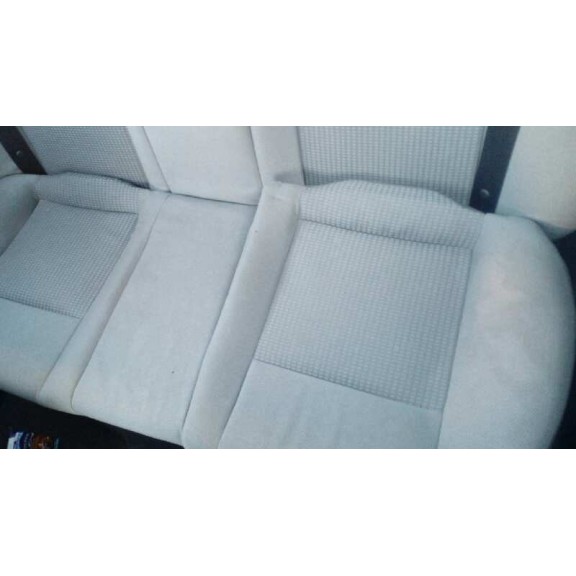 seat ibiza (6l1) del año 2004