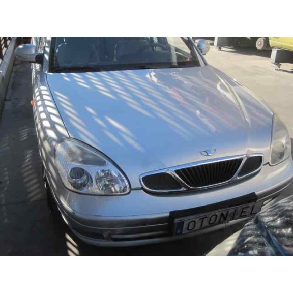 daewoo nubira berlina del año 2000