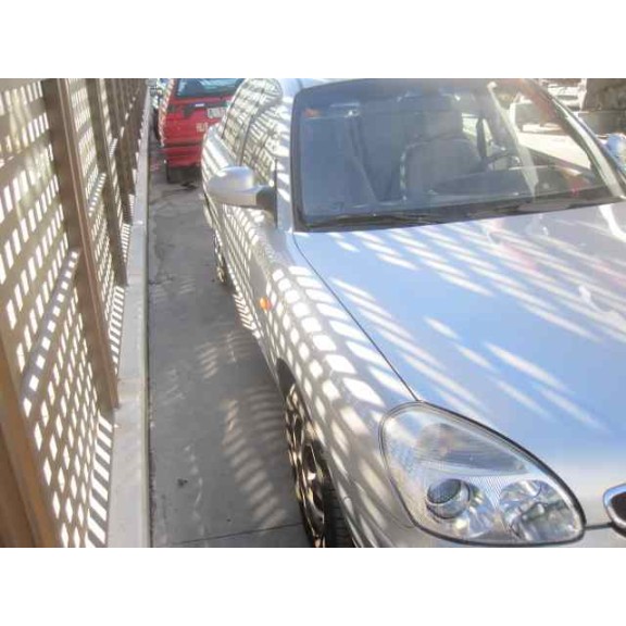 daewoo nubira berlina del año 2000