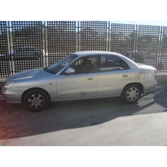 daewoo nubira berlina del año 2000