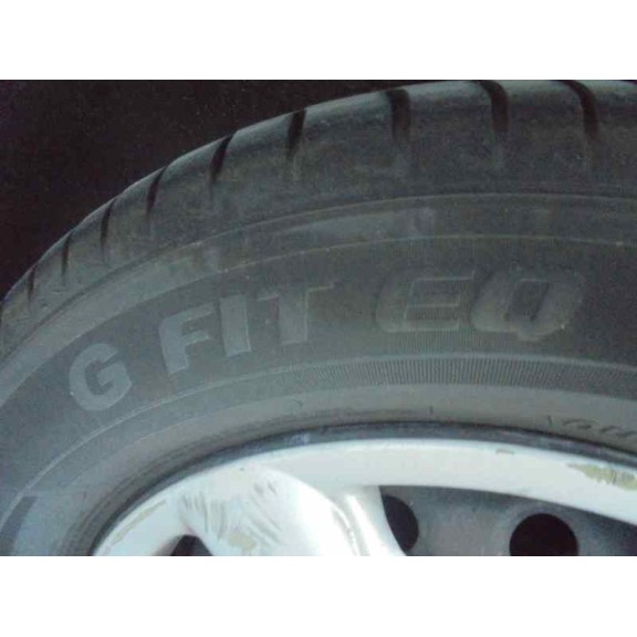 kia carens del año 2000