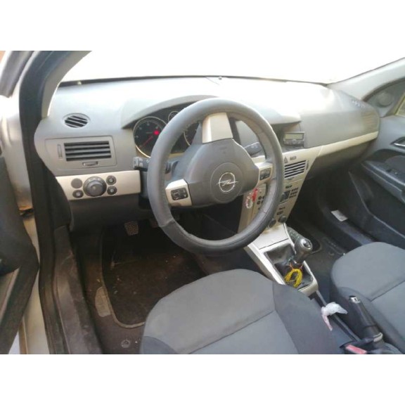 opel astra h berlina del año 2007