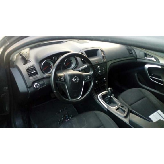 opel insignia berlina del año 2010