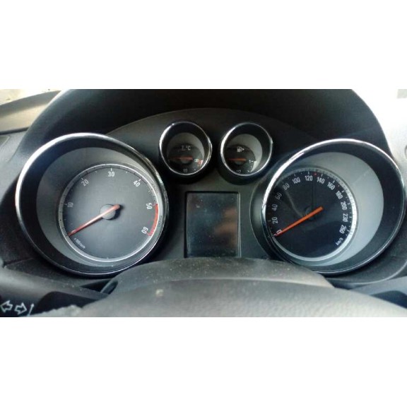 opel insignia berlina del año 2010