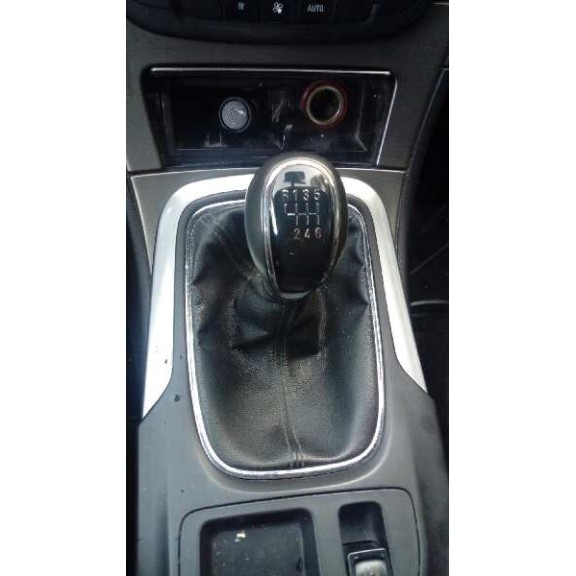 opel insignia berlina del año 2010