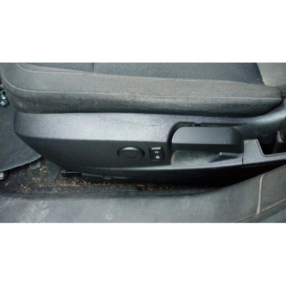 opel insignia berlina del año 2010