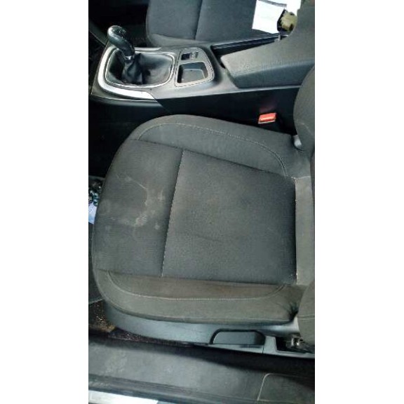 opel insignia berlina del año 2010