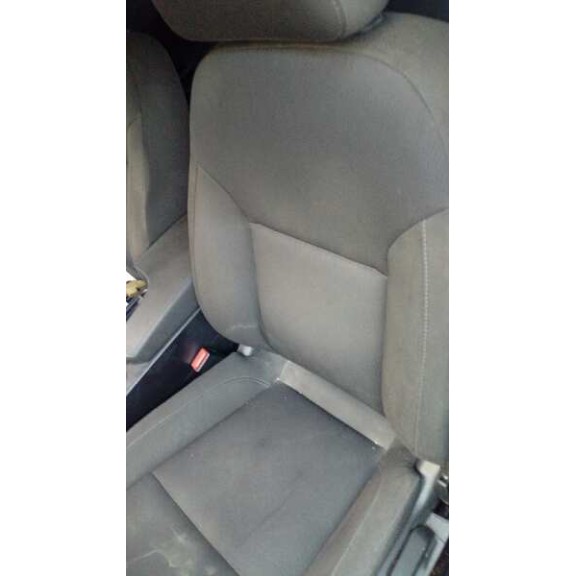 opel insignia berlina del año 2010