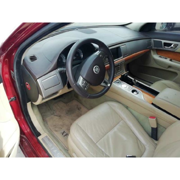 jaguar xf del año 2010