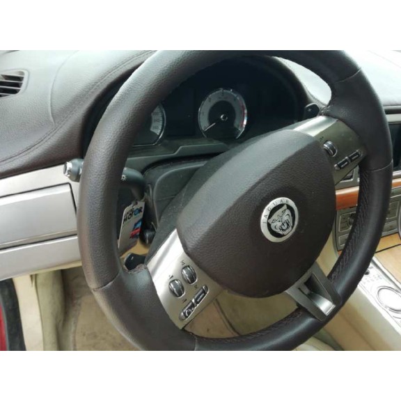 jaguar xf del año 2010