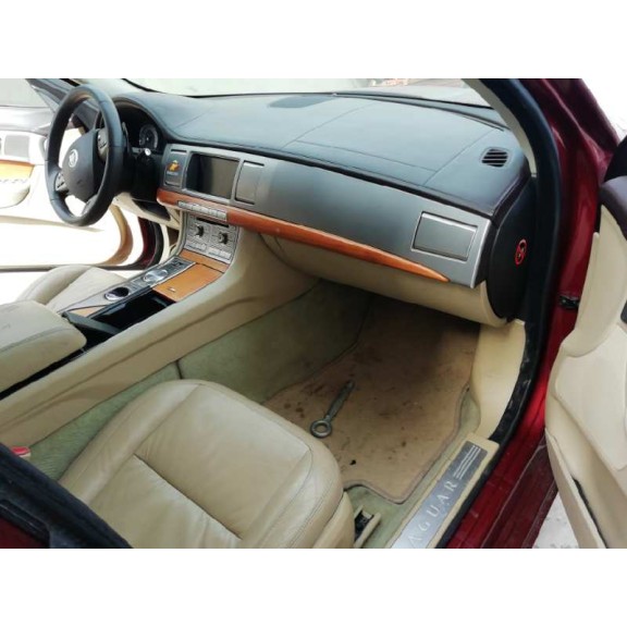 jaguar xf del año 2010