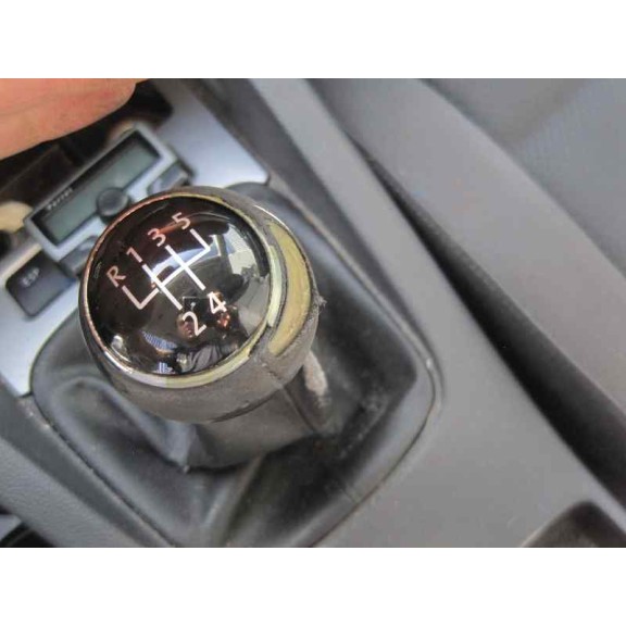 volkswagen golf v berlina (1k1) del año 2005