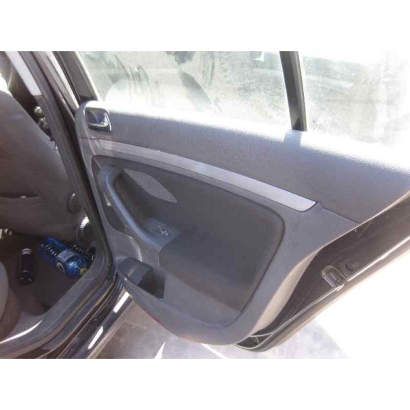 volkswagen golf v berlina (1k1) del año 2005