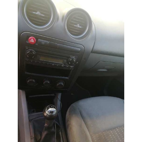 seat ibiza (6l1) del año 2008