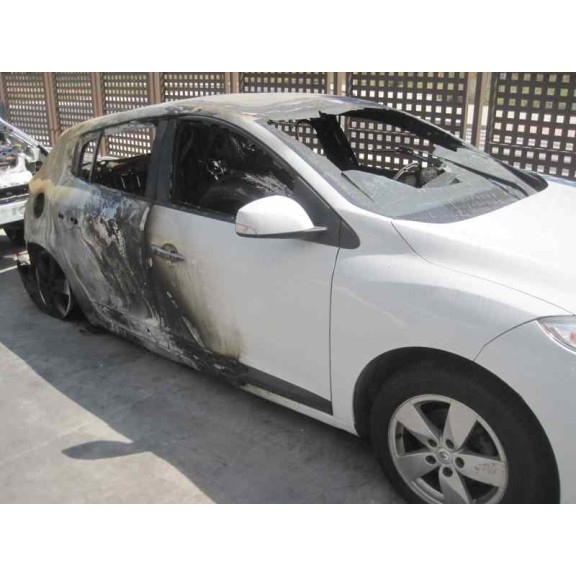 renault megane iii berlina 5 p del año 2011